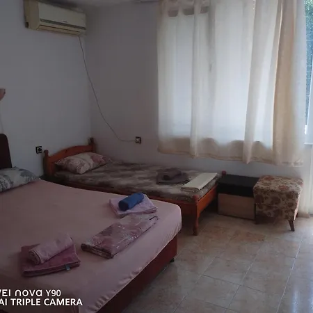 بيت ضيافة Къща Здравец - Приморско С Осигурено Паркомясто بريمورسكو