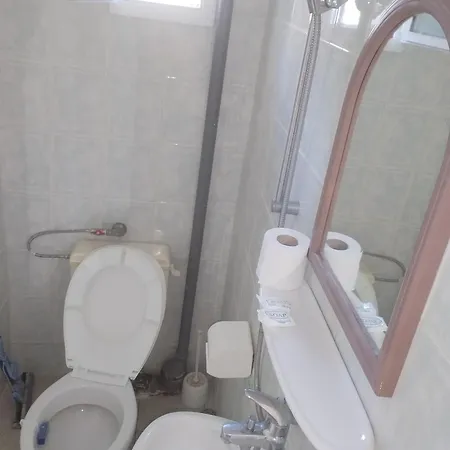 Guest house къща здравец - с осигурено паркомясто 3*